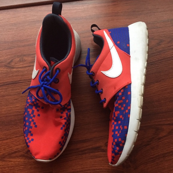 nike roshe red and blue